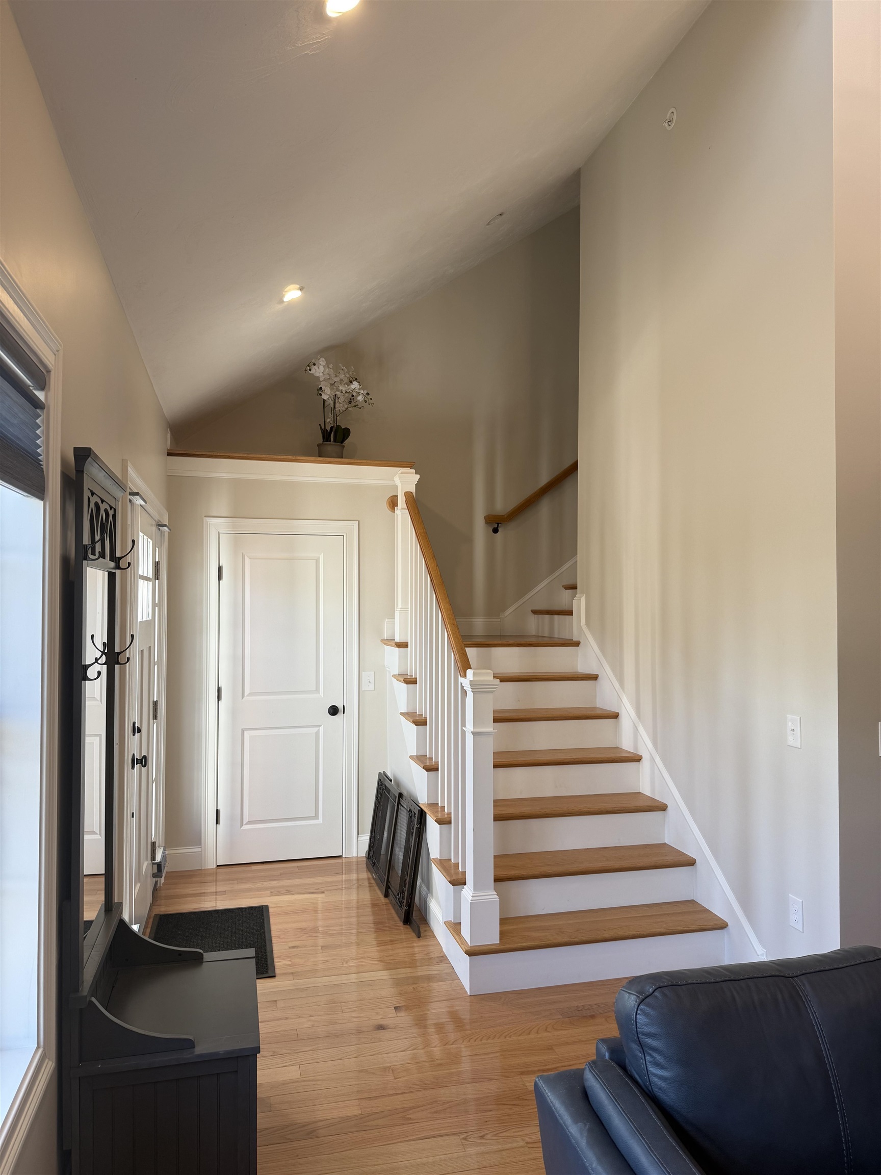 Meredith, New Hampshire 03253, United States, 4 Bedrooms Bedrooms, ,2 BathroomsBathrooms,Residential,Active,230735