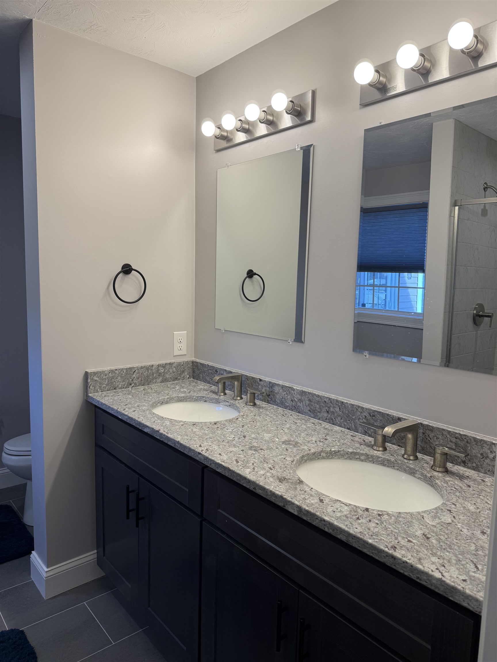 Meredith, New Hampshire 03253, United States, 4 Bedrooms Bedrooms, ,2 BathroomsBathrooms,Residential,Active,230735