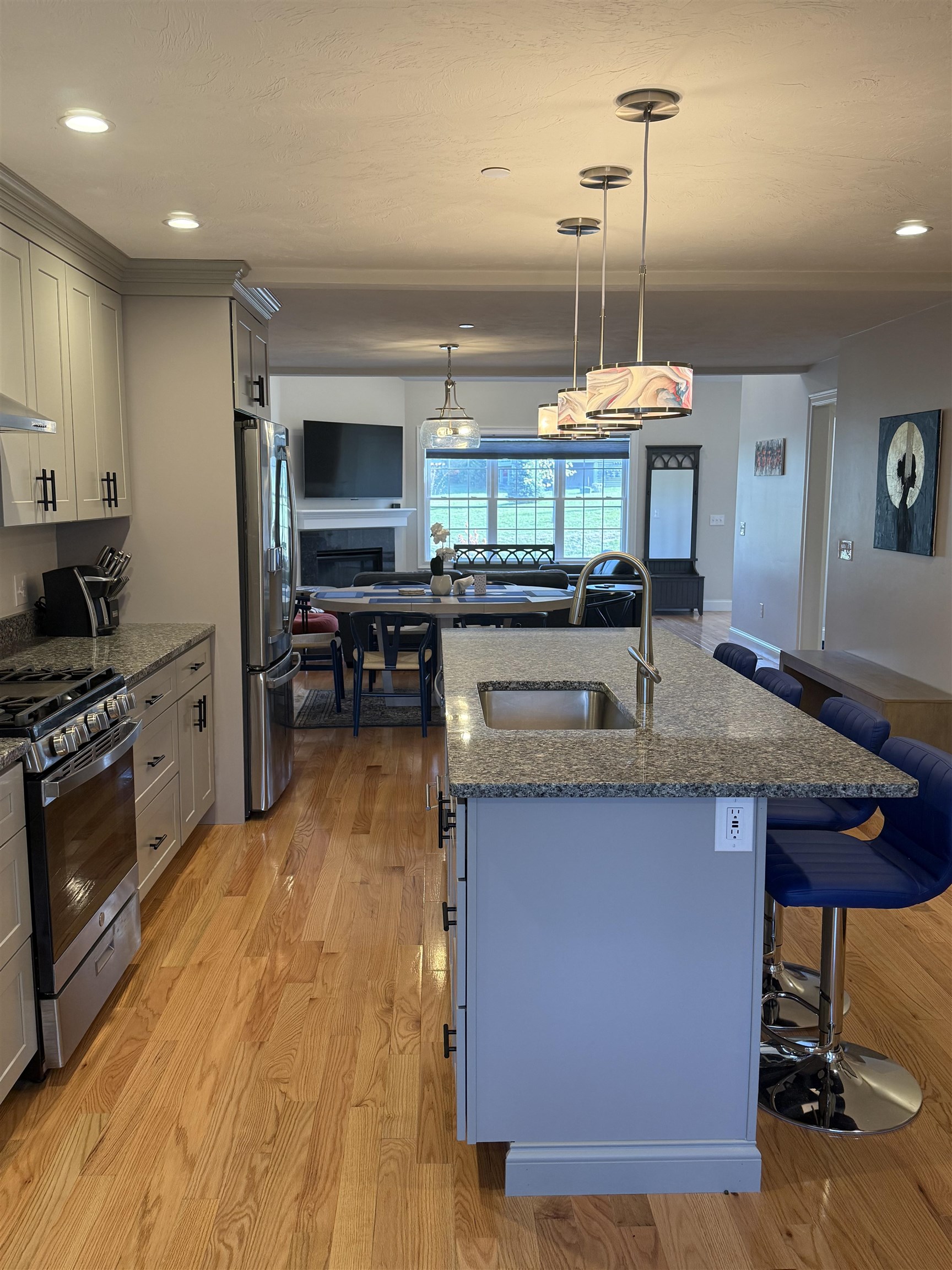 Meredith, New Hampshire 03253, United States, 4 Bedrooms Bedrooms, ,2 BathroomsBathrooms,Residential,Active,230735