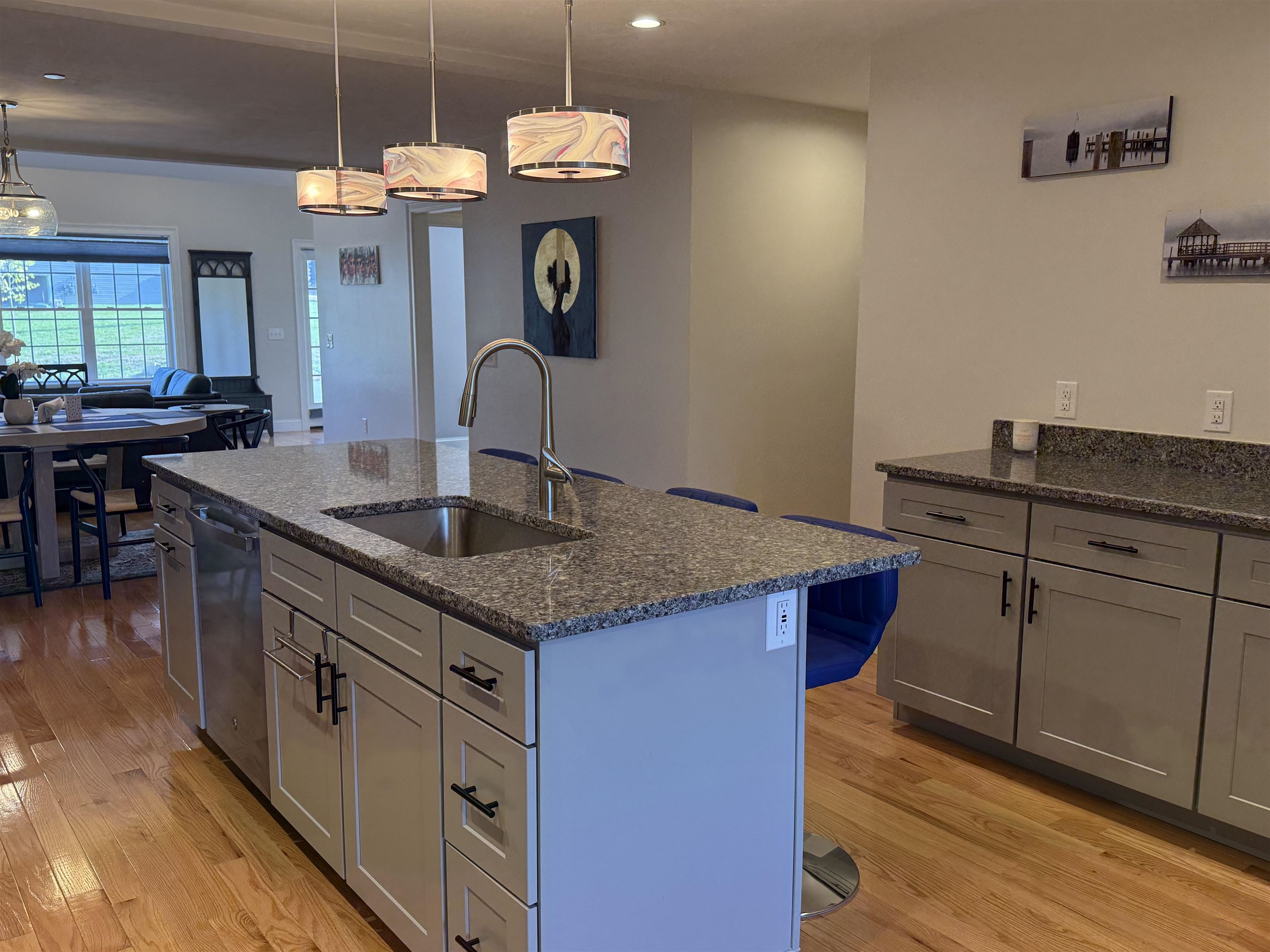 Meredith, New Hampshire 03253, United States, 4 Bedrooms Bedrooms, ,2 BathroomsBathrooms,Residential,Active,230735