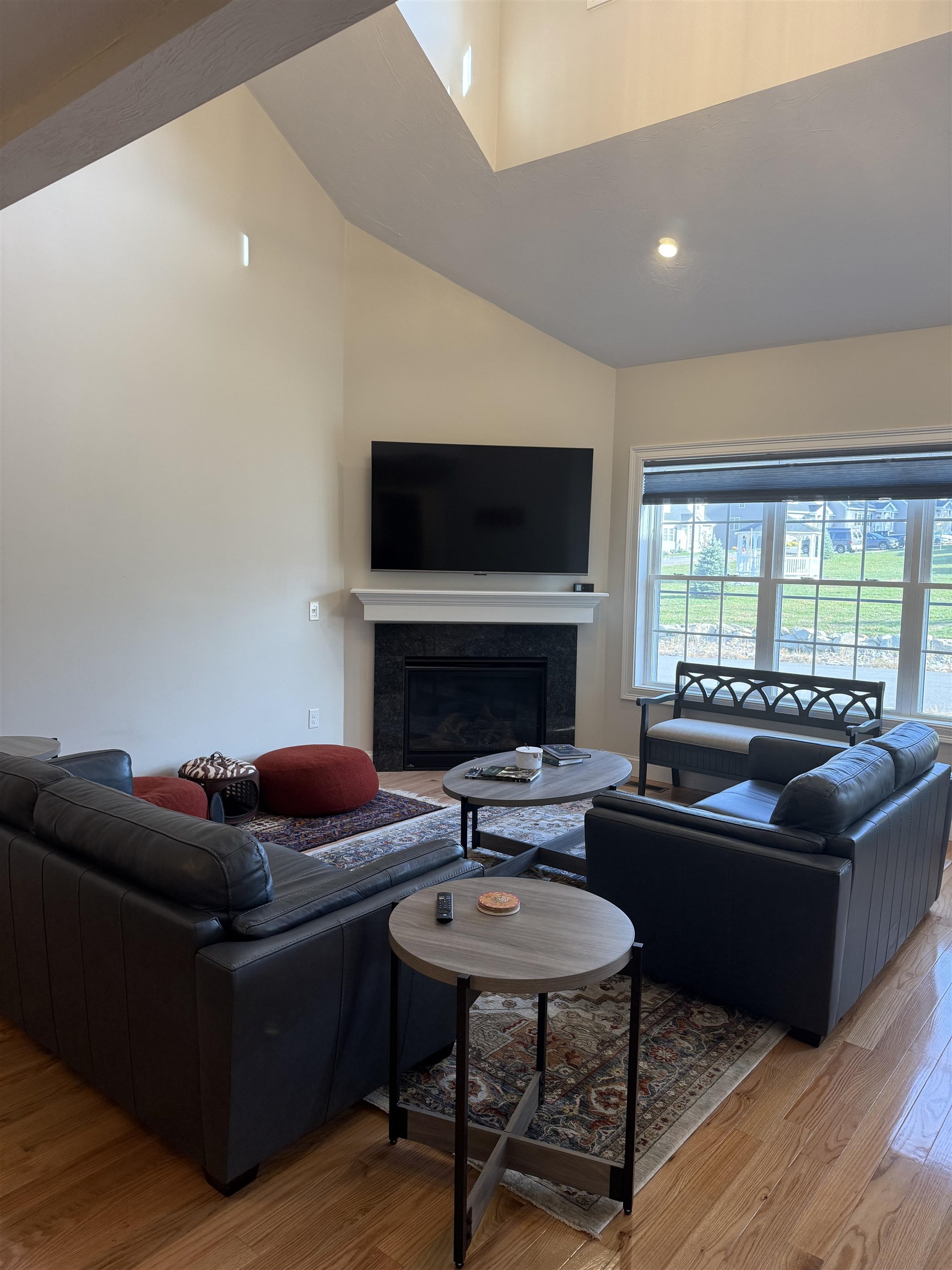 Meredith, New Hampshire 03253, United States, 4 Bedrooms Bedrooms, ,2 BathroomsBathrooms,Residential,Active,230735