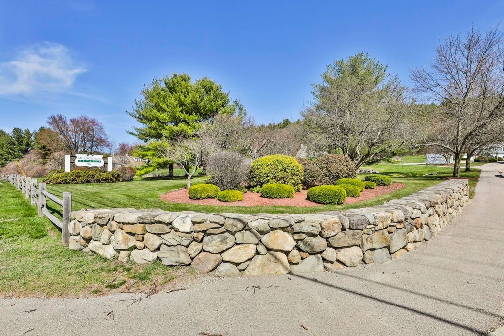 Photo of 37 Cadogan Way, Nashua, NH 03062 (MLS # 5066400)