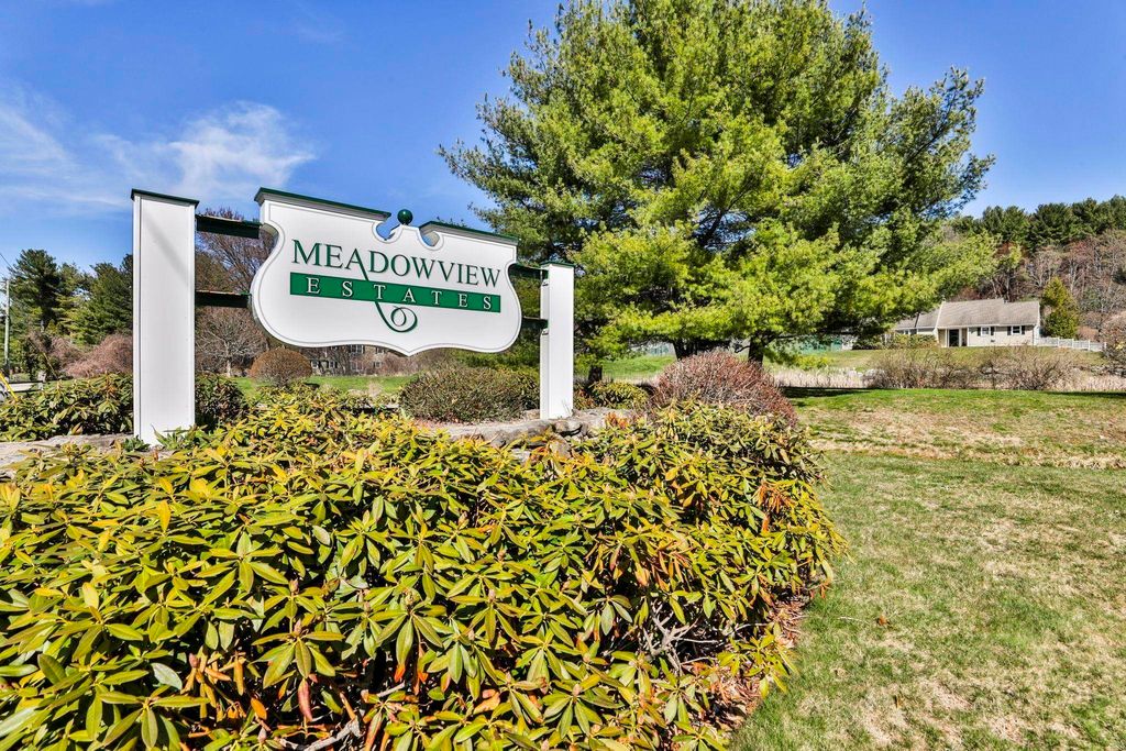 Photo of 37 Cadogan Way, Nashua, NH 03062 (MLS # 5066400)