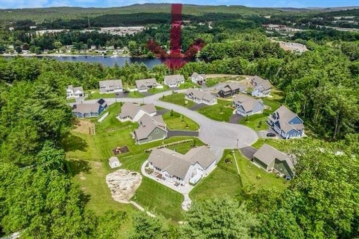 Manchester, New Hampshire 03104, United States, 4 Bedrooms Bedrooms, ,3 BathroomsBathrooms,Residential,Active,165433