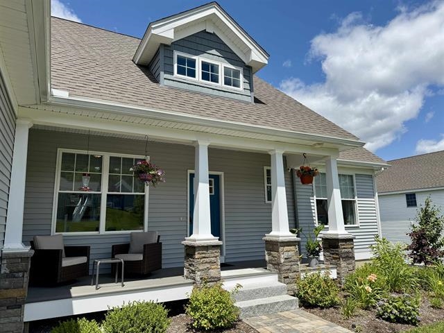 22 Hummingbird Drive