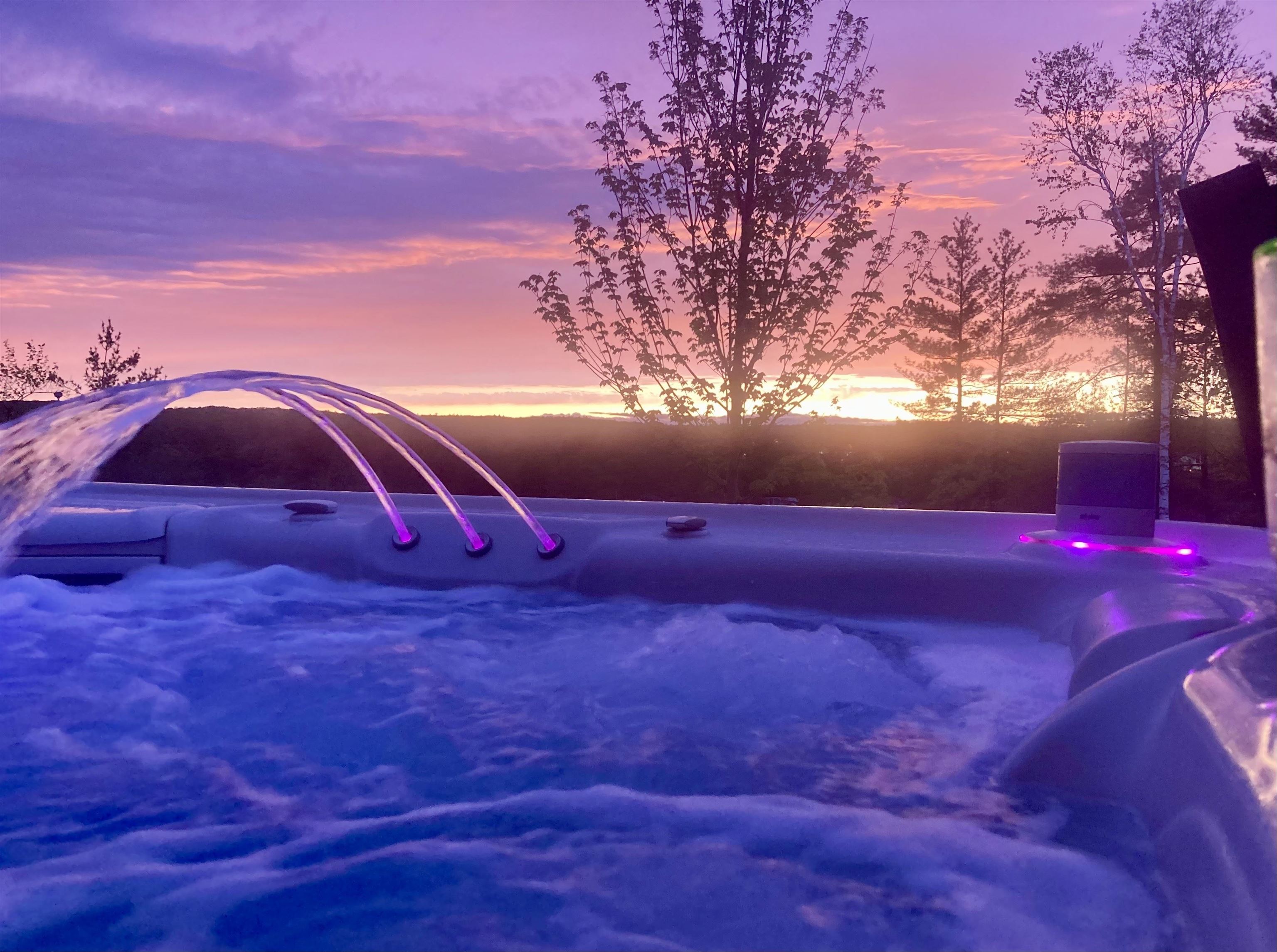 Manchester, New Hampshire 03104, United States, 4 Bedrooms Bedrooms, ,3 BathroomsBathrooms,Residential,Active,165433