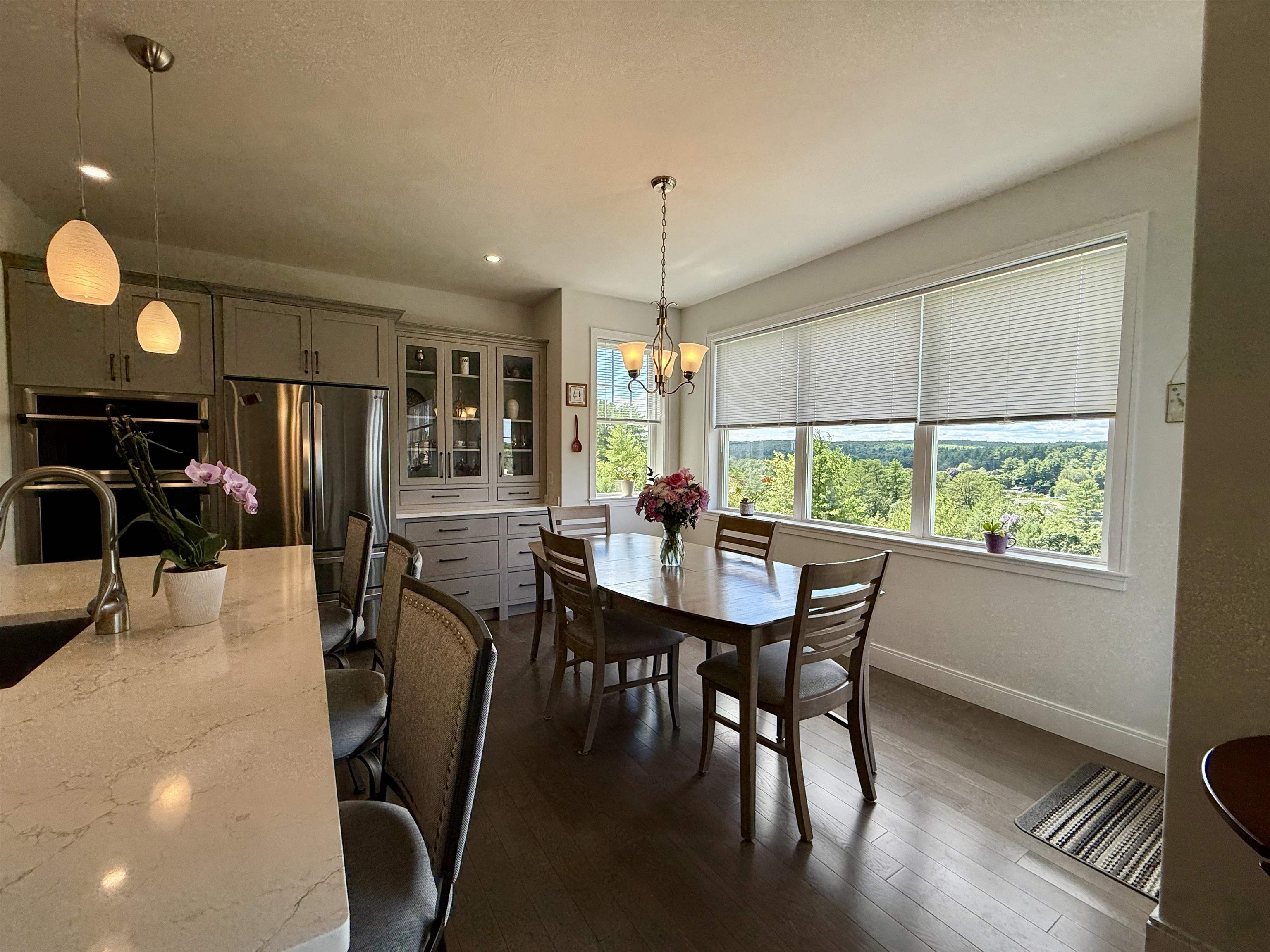 Manchester, New Hampshire 03104, United States, 4 Bedrooms Bedrooms, ,3 BathroomsBathrooms,Residential,Active,165433