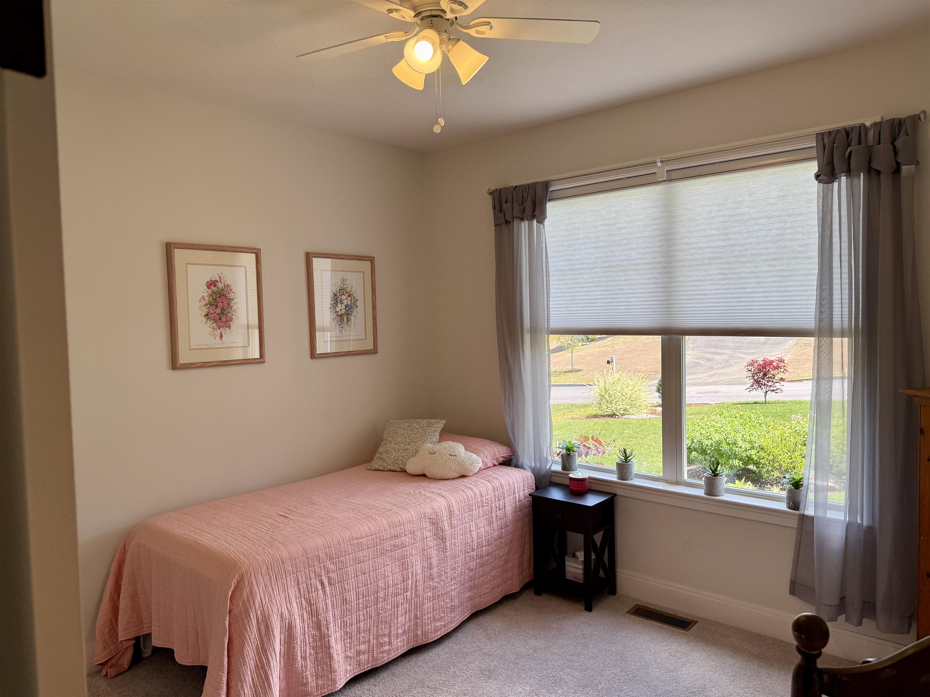 Manchester, New Hampshire 03104, United States, 4 Bedrooms Bedrooms, ,3 BathroomsBathrooms,Residential,Active,165433