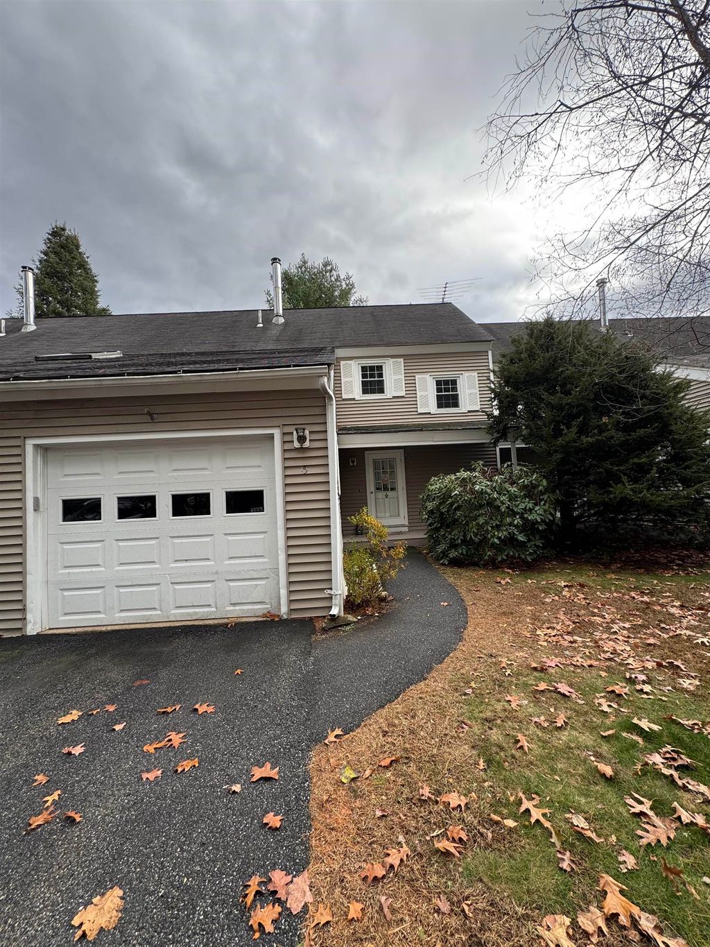 Photo of 15 Winding Pond Road #15, Londonderry, NH 03053 (MLS # 5069782)