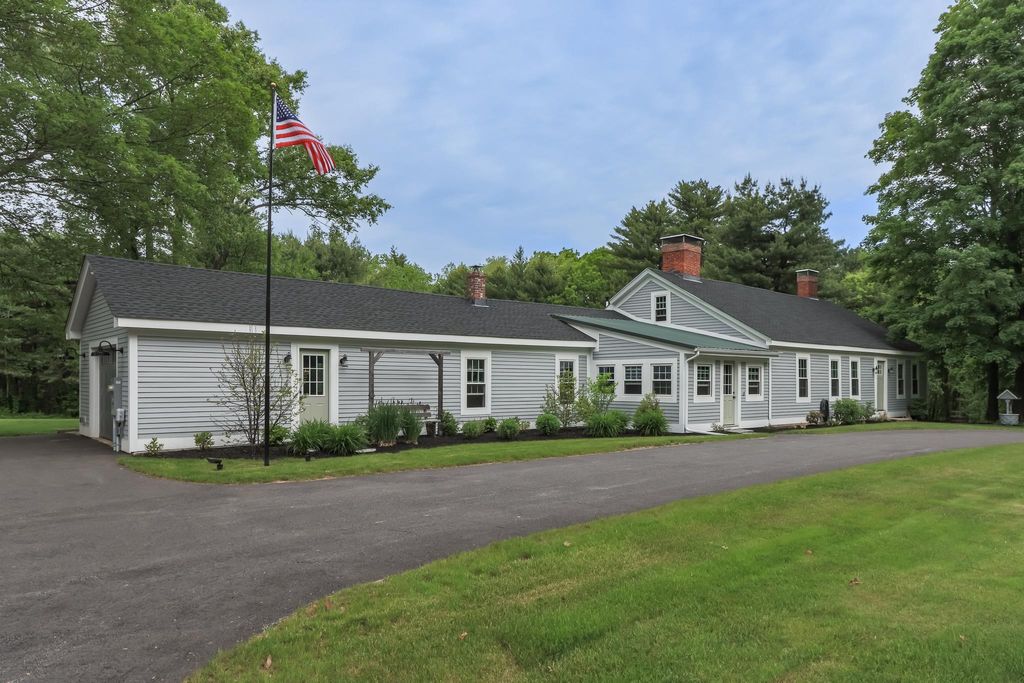 Photo of 24 Deerfield Road, Allenstown, NH 03275 (MLS # 5059531)