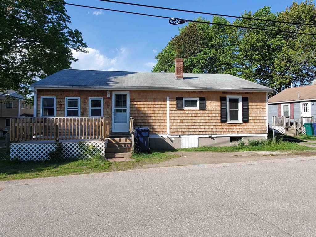 Photo of 10 Ash Street, Hampton, NH 03842 (MLS # 5089410)