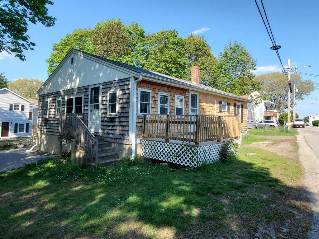 Photo of 10 Ash Street, Hampton, NH 03842 (MLS # 5089410)