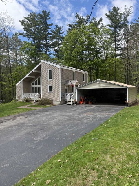 Photo of 13 Country Road, Hampstead, NH 03826 (MLS # 5088531)