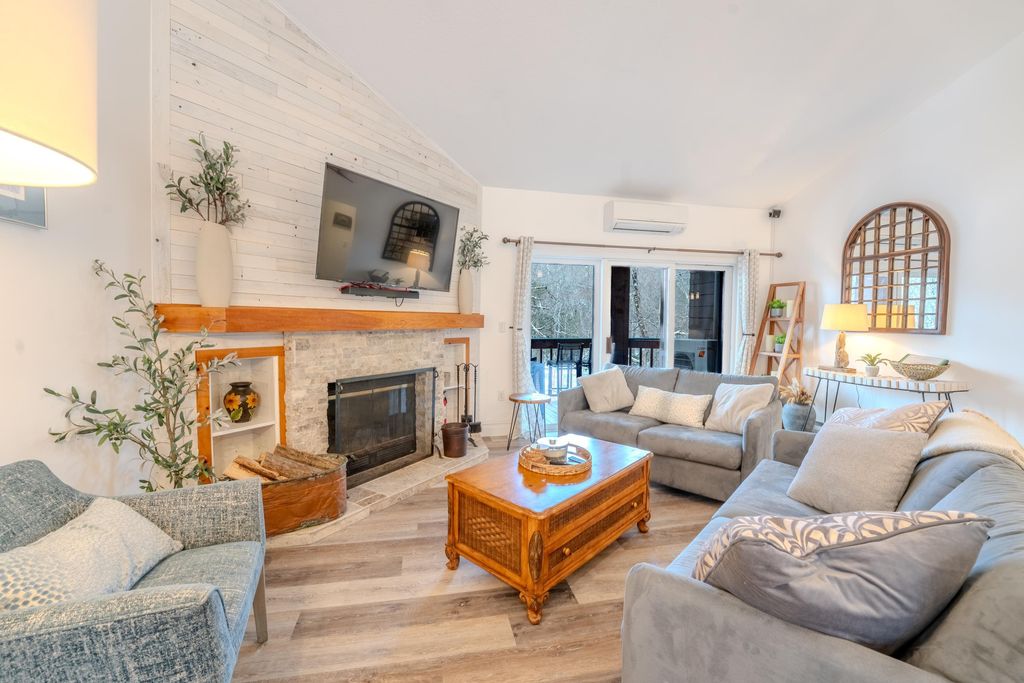 Photo of 65 Riverfront Drive #216, Woodstock, NH 03262 (MLS # 5081000)