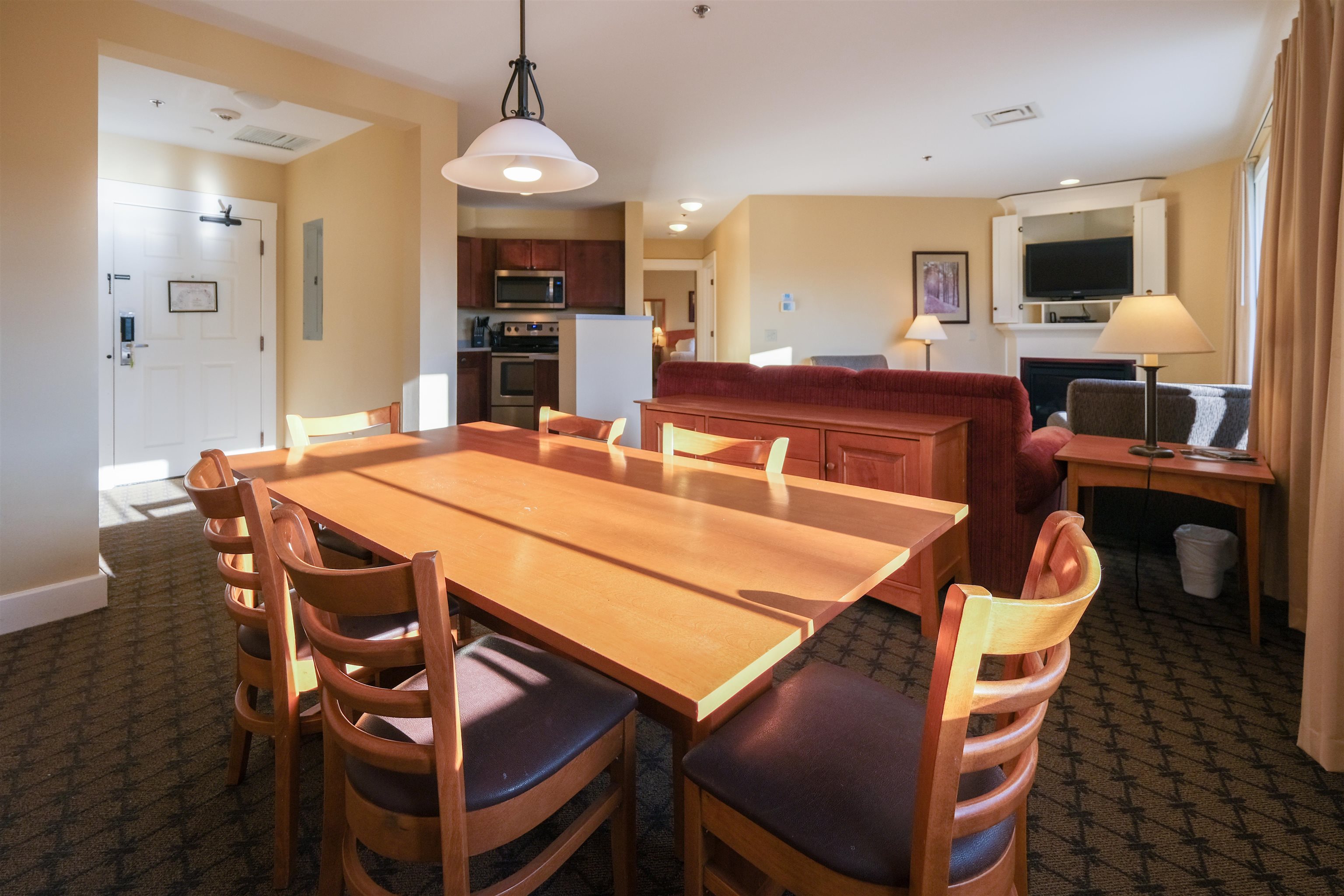 238 Q1 Jackson Gore Inn 238 Q1