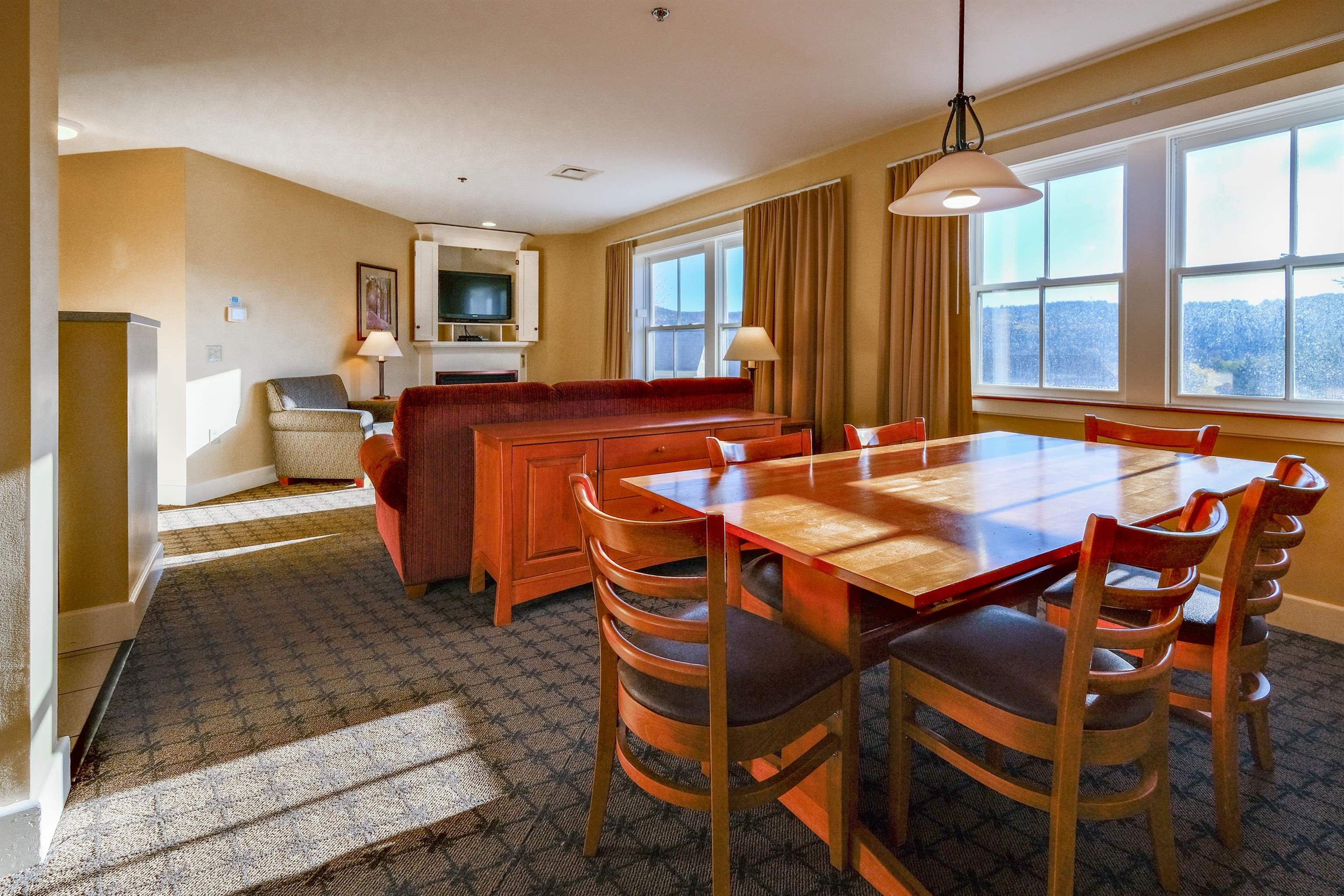 238 Q1 Jackson Gore Inn 238 Q1