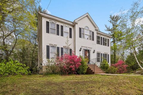 39 Windsor Boulevard Londonderry NH 03053
