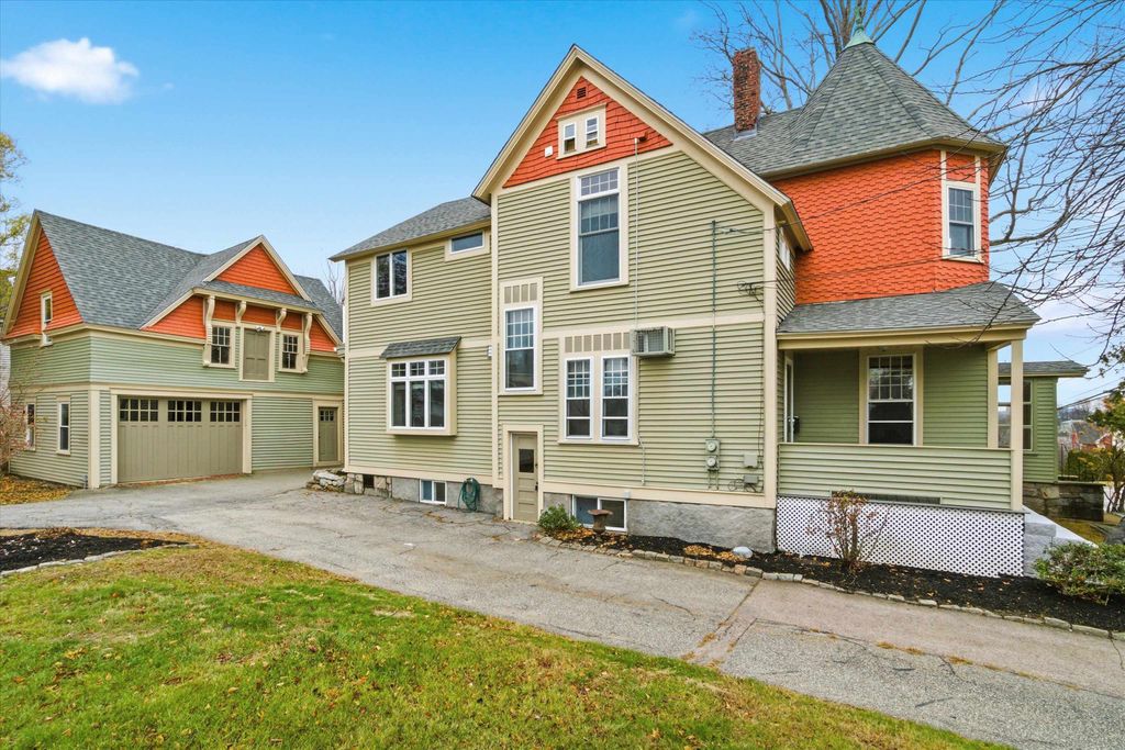 Photo of 631 Lake Avenue, Manchester, NH 03103 (MLS # 5070774)