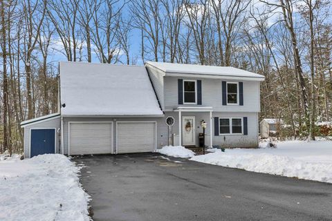 Photo of 412 Deerpath Lane, Pembroke, NH 03275 (MLS # 5071362)
