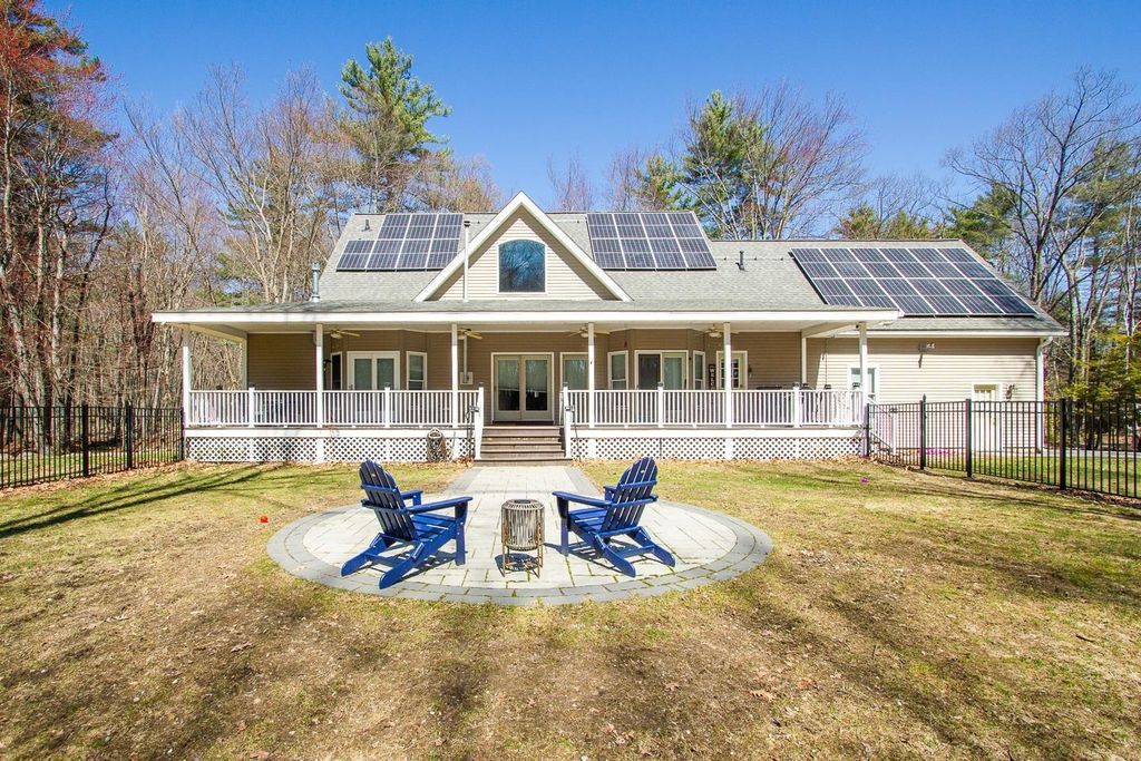 Photo of 28 Fairway Drive, Merrimack, NH 03054 (MLS # 5083372)