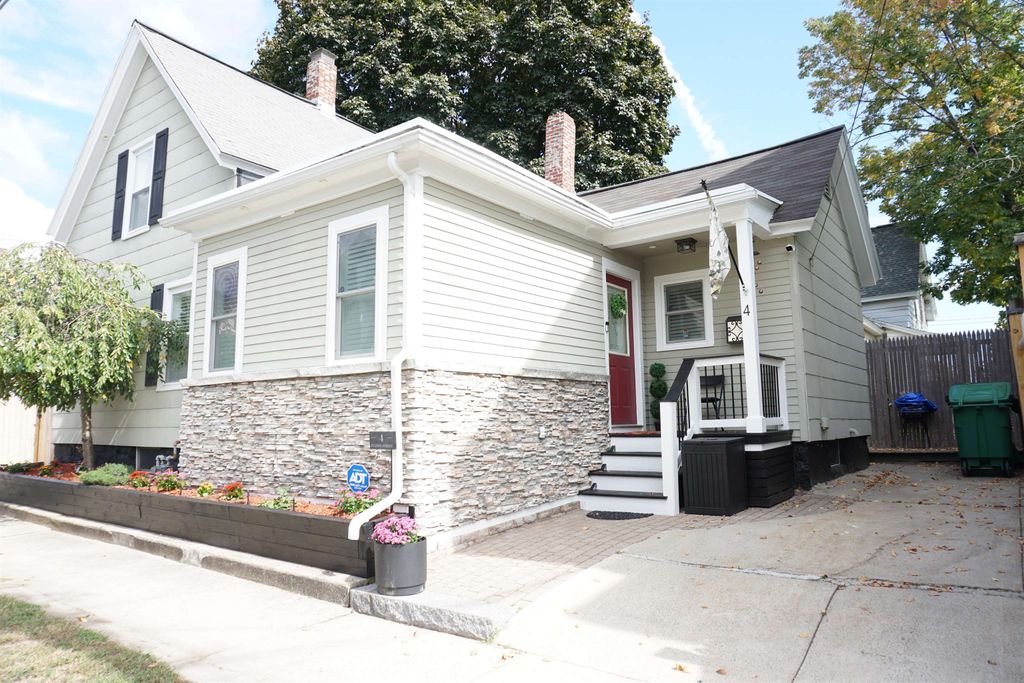 Photo of 4 Fulton Street, Nashua, NH 03060 (MLS # 5061698)
