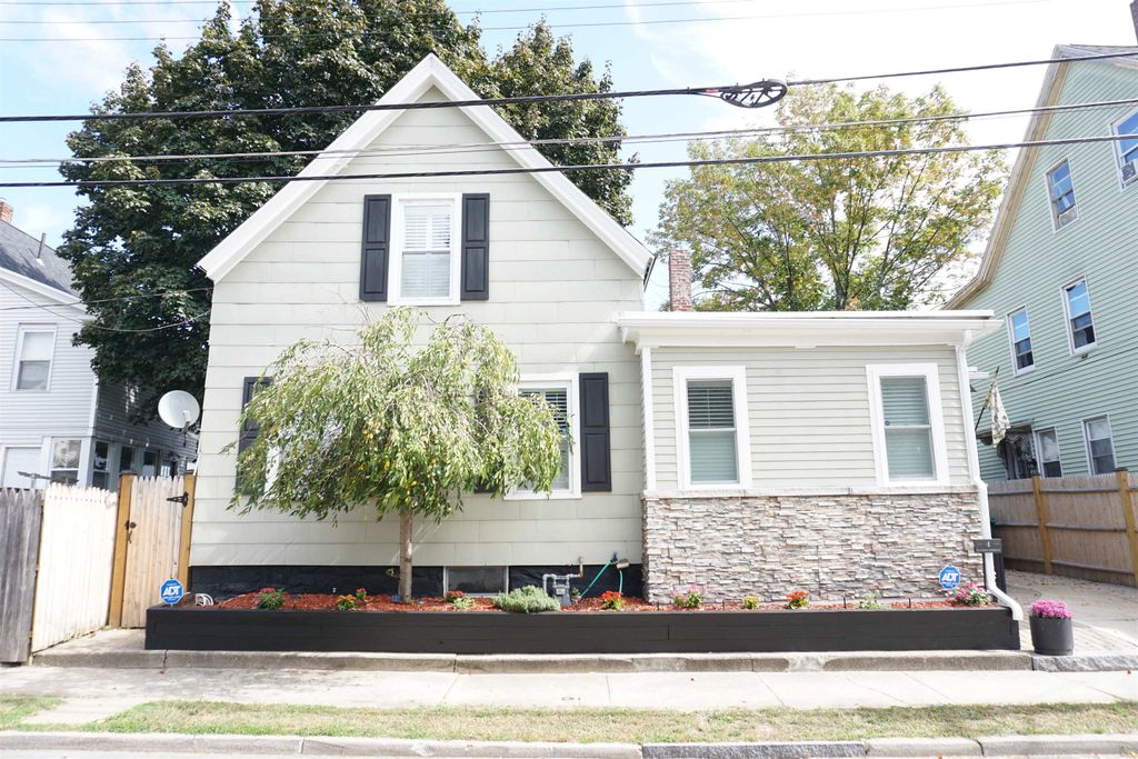 Photo of 4 Fulton Street, Nashua, NH 03060 (MLS # 5061698)