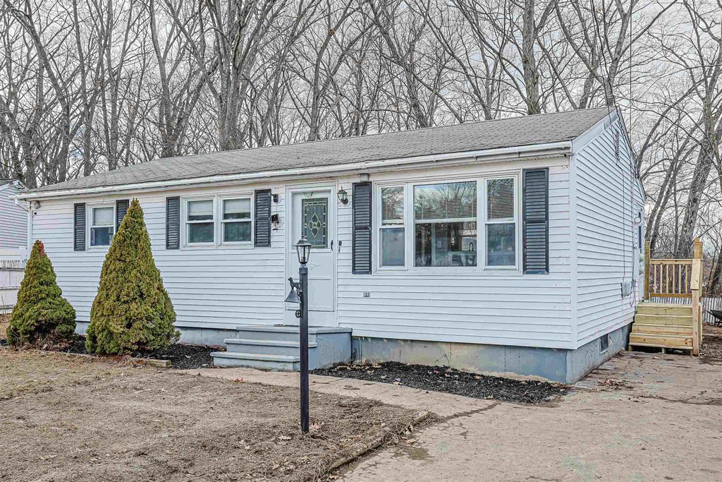 Photo of 9 Oneida Circle, Nashua, NH 03060 (MLS # 5088357)