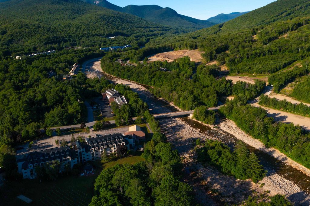 Photo of 48 Cooper Memorial Drive #203, Lincoln, NH 03251 (MLS # 5083055)