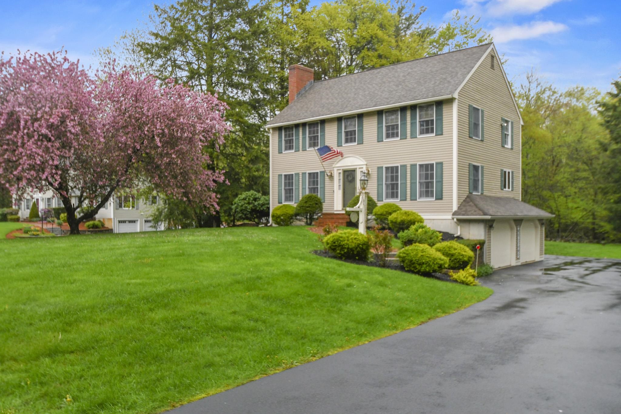41 Golden Meadow Road