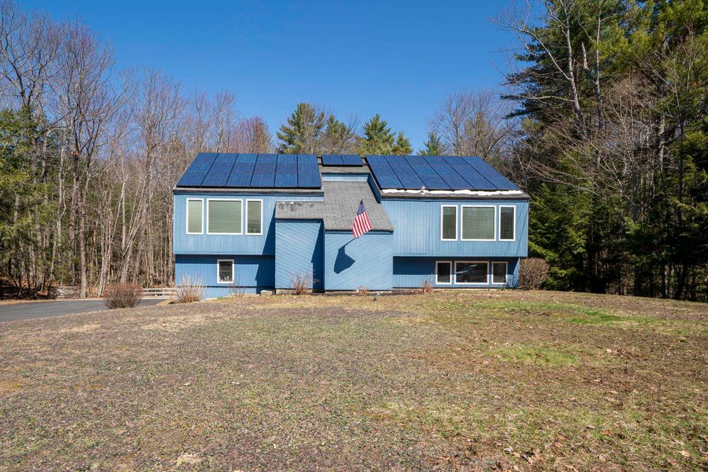 Photo of 49 Birkdale Road, Bedford, NH 03110 (MLS # 5082895)