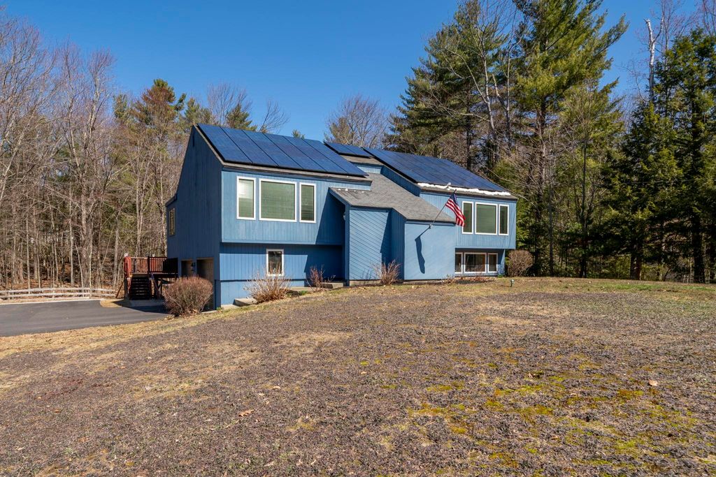 Photo of 49 Birkdale Road, Bedford, NH 03110 (MLS # 5082895)