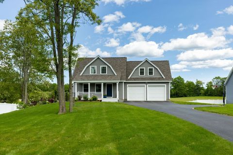 13 Willowbrook Avenue Greenland NH 03840