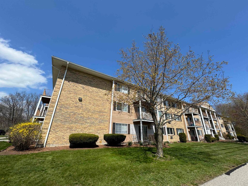 Photo of 377 Huse Road #35, Manchester, NH 03103 (MLS # 5071681)