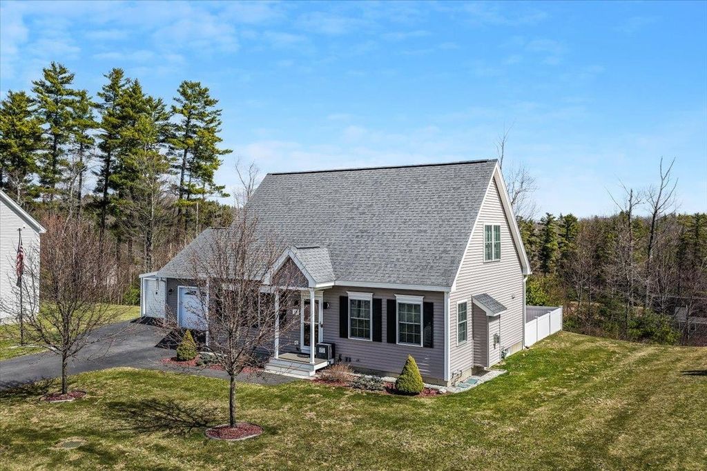 Photo of 18 Crawford Lane, Hooksett, NH 03106 (MLS # 5083366)