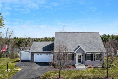 18 Crawford Lane Hooksett NH 03106