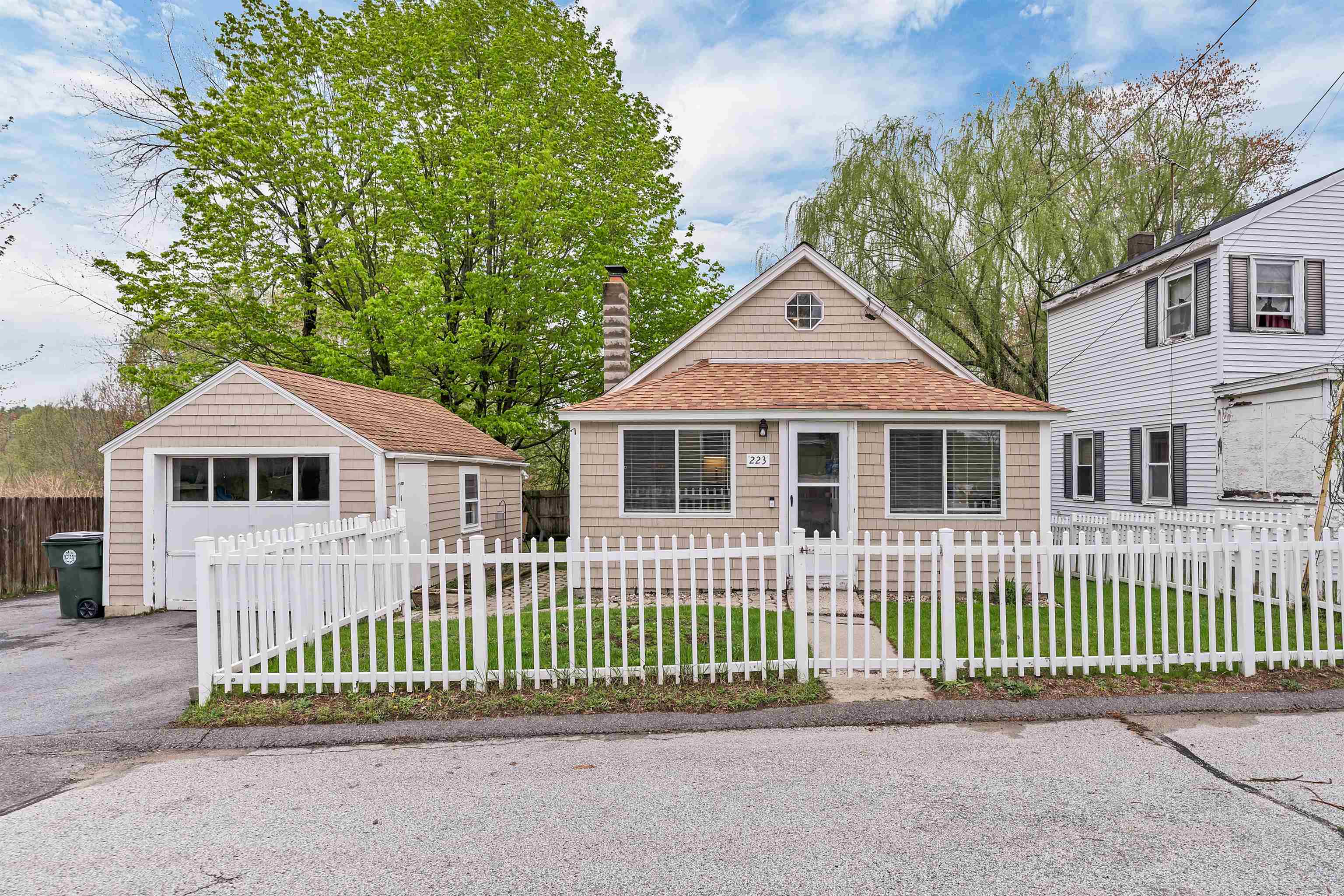 223 W Shore Avenue