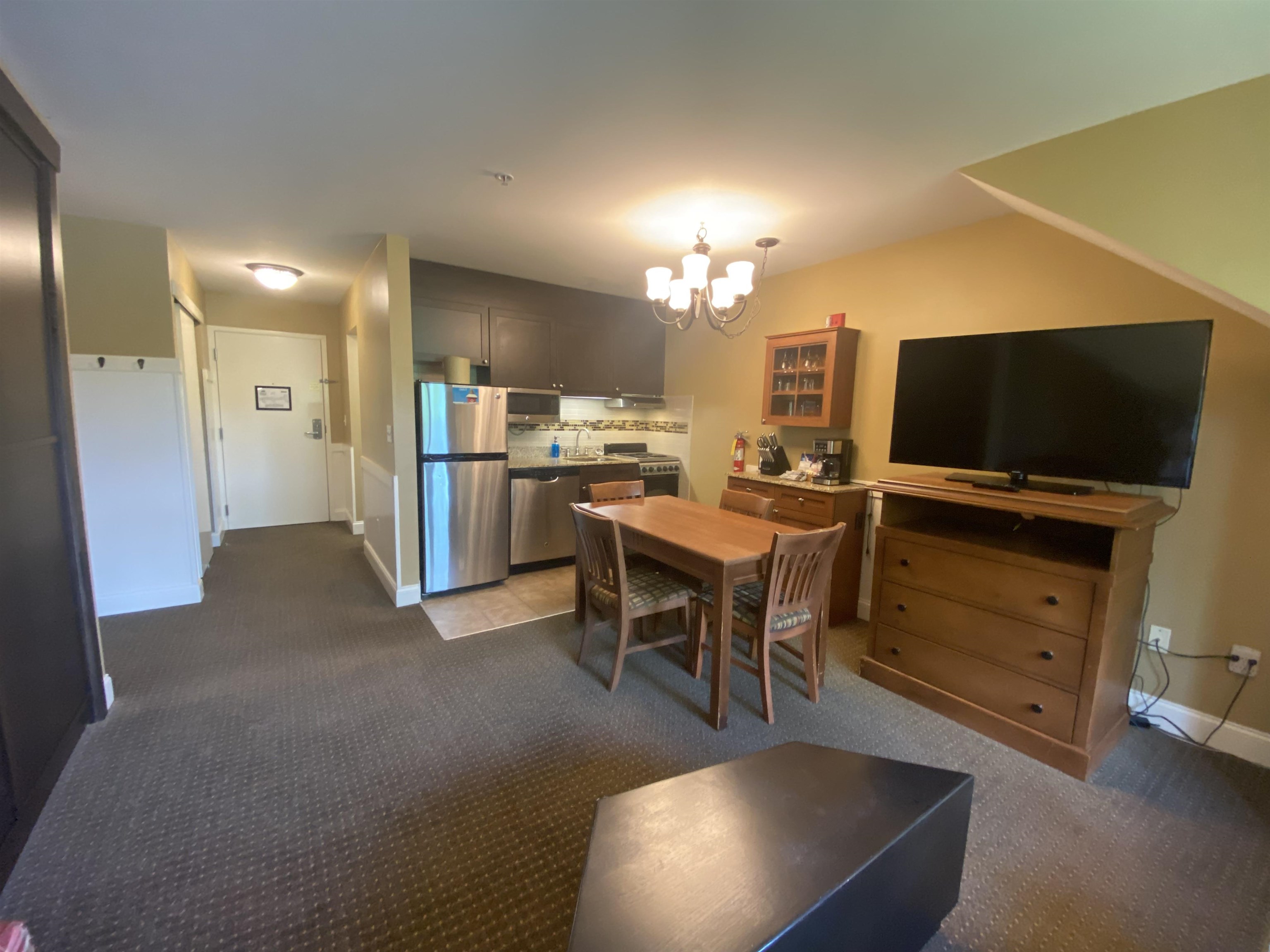 304/06 Qtr.2,89 Grand Summit Way