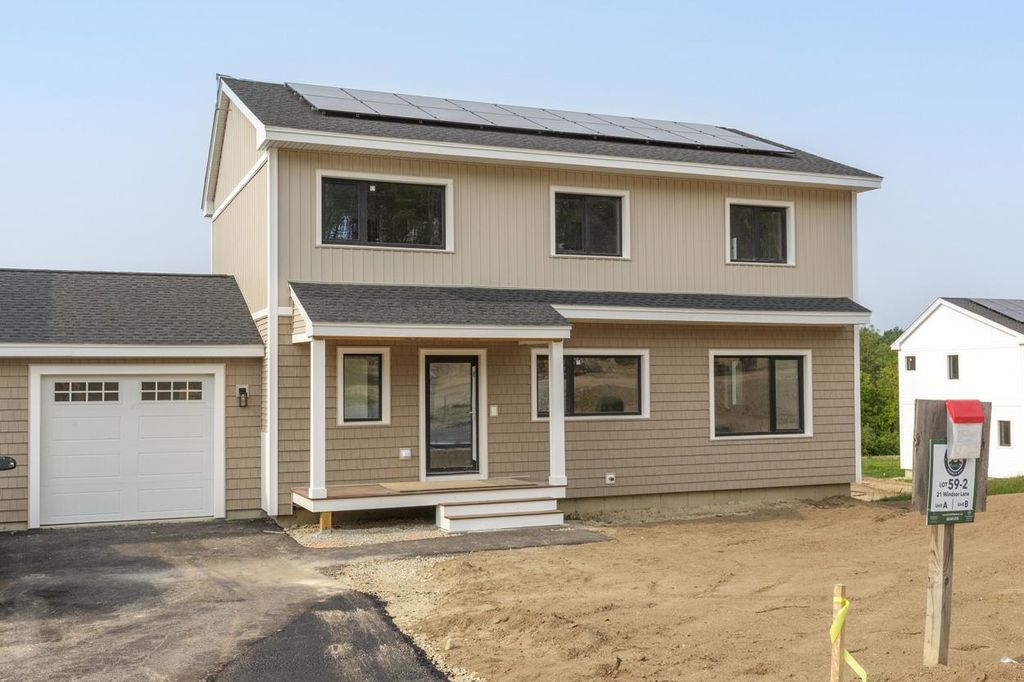 Photo of 21 Windsor Lane #B, Hudson, NH 03051 (MLS # 5070542)