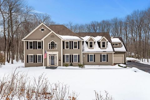 Photo of 25 Hawk Drive, Bedford, NH 03110 (MLS # 5078635)
