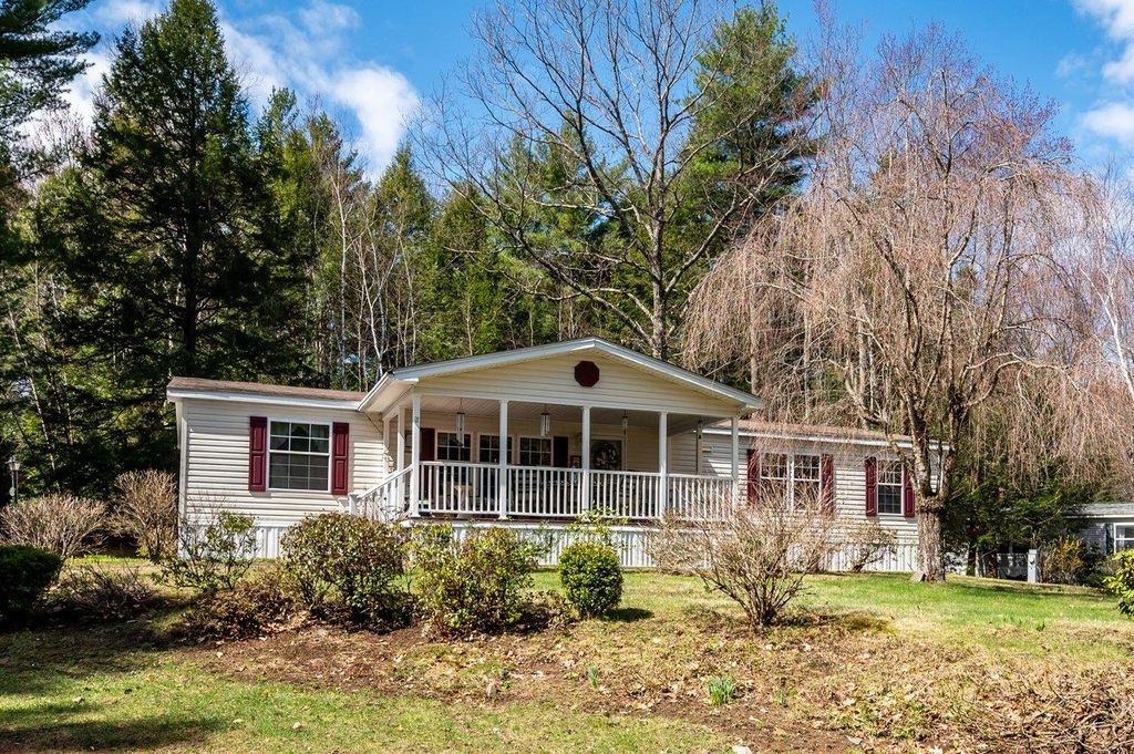 Photo of 10 Lark Lane, Rochester, NH 03868 (MLS # 5084552)