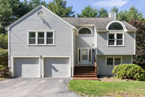Photo of 319 Fox Run Road, Hudson, NH 03051 (MLS # 5062090)