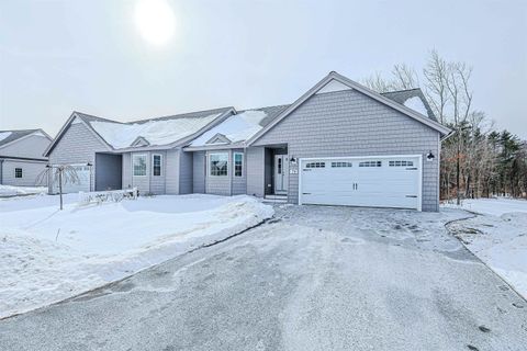 Photo of 7 Cardinal Lane #B, Epping, NH 03042 (MLS # 5078659)