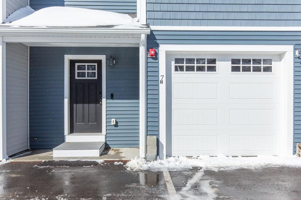 Photo of 7 Dumaine Avenue #H, Nashua, NH 03063 (MLS # 5077495)