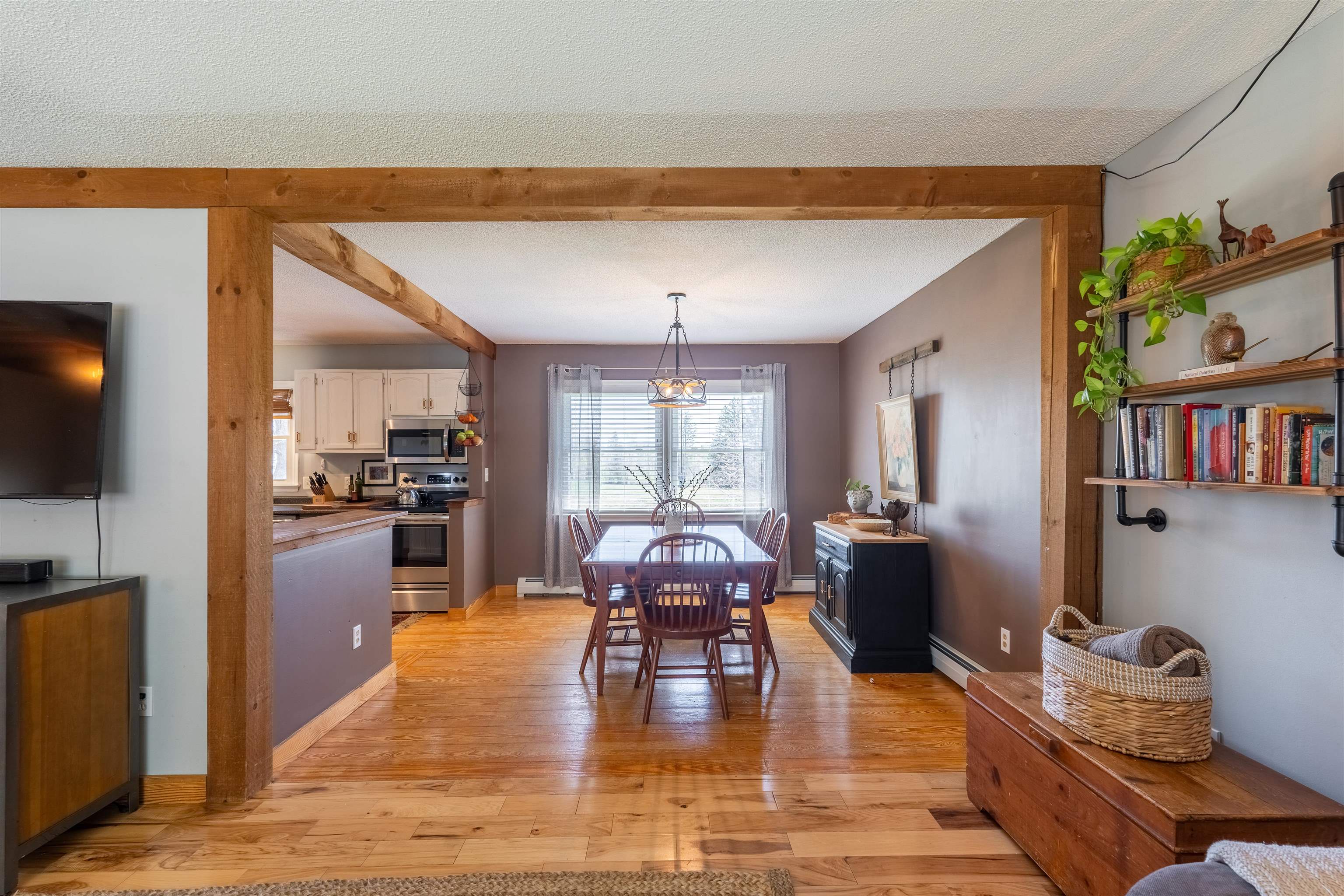 12 Forest Road