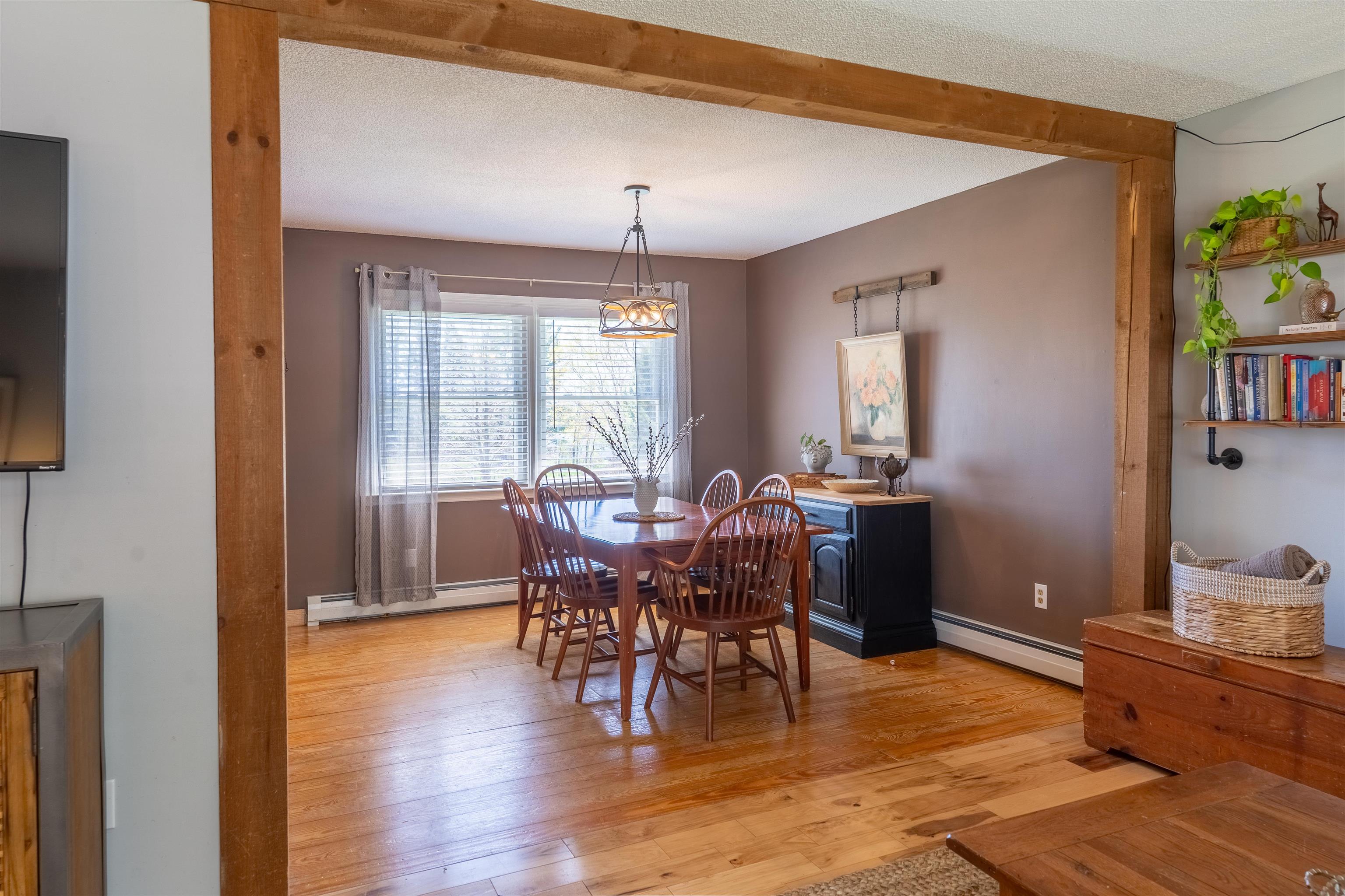 12 Forest Road