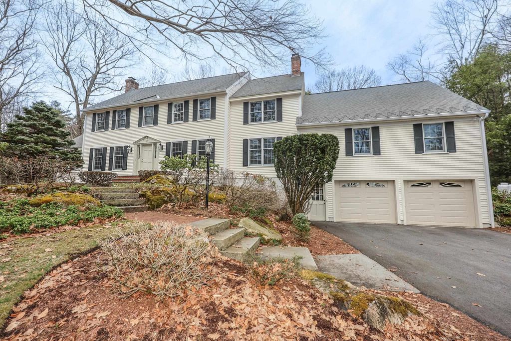 Photo of 6 Hawk Drive, Bedford, NH 03110 (MLS # 5083960)