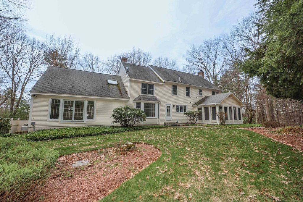 Photo of 6 Hawk Drive, Bedford, NH 03110 (MLS # 5083960)