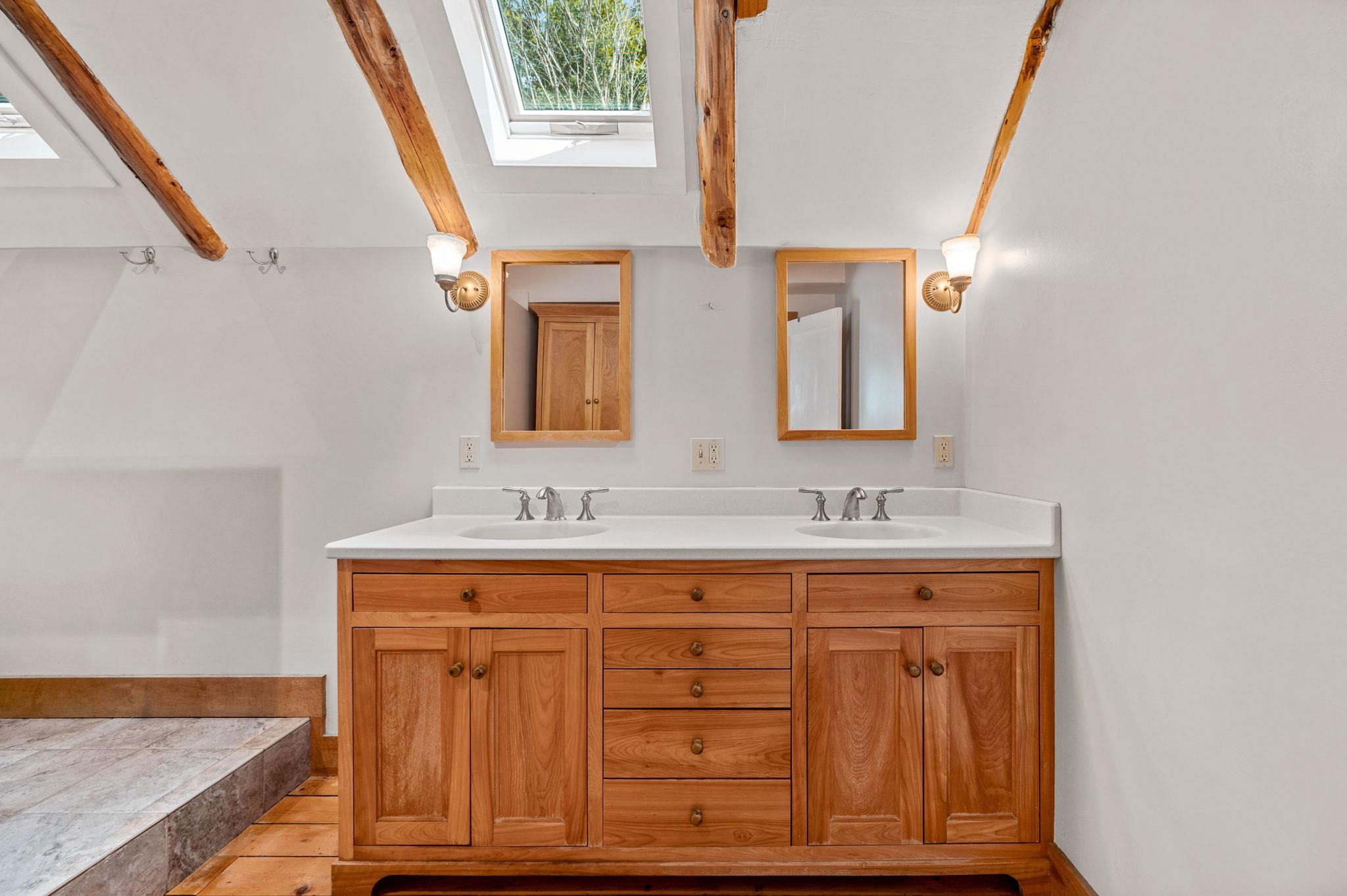 Elmore, Vermont 05661, United States, 4 Bedrooms Bedrooms, ,2 BathroomsBathrooms,Residential,Active,201994