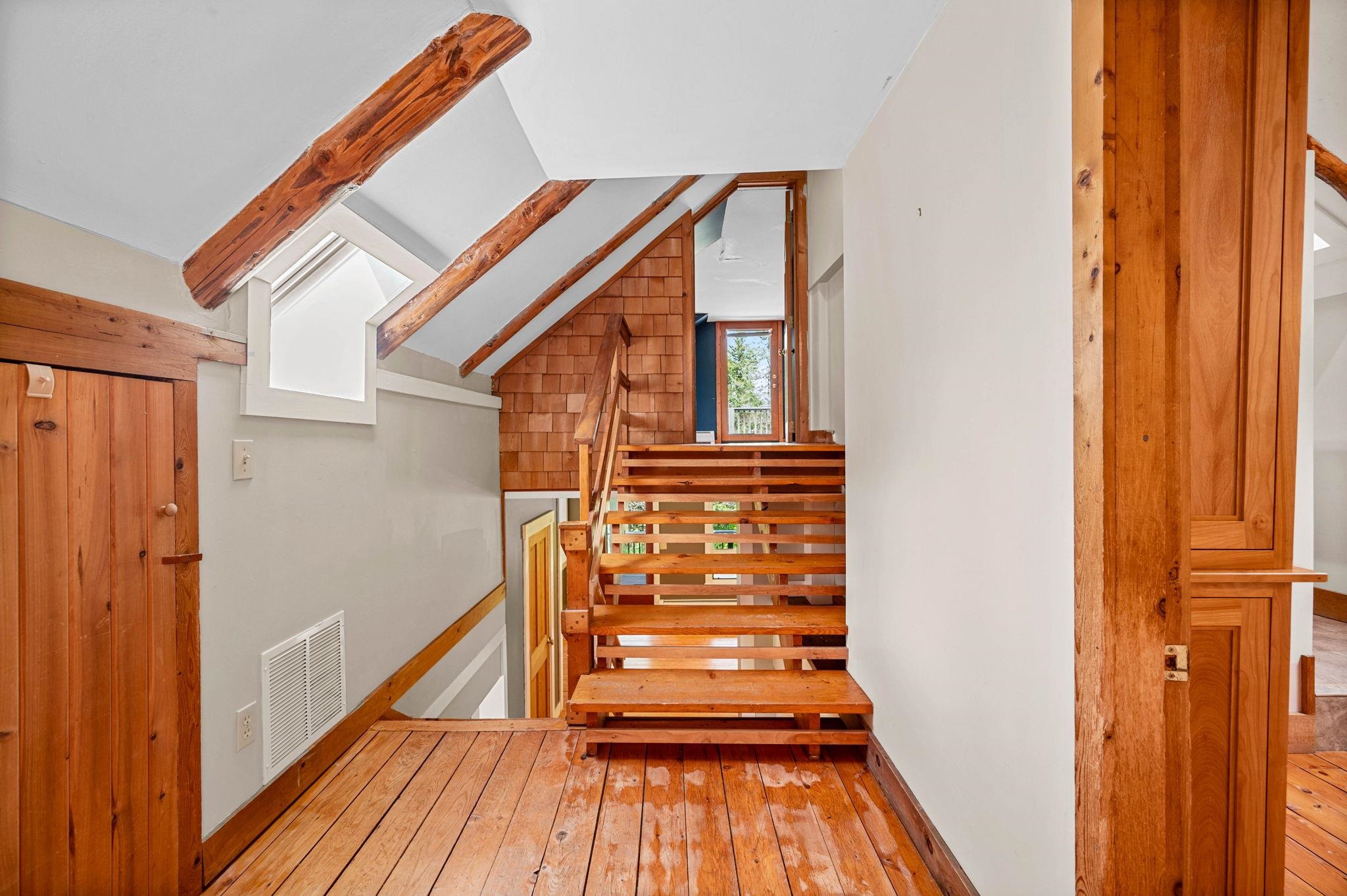 Elmore, Vermont 05661, United States, 4 Bedrooms Bedrooms, ,2 BathroomsBathrooms,Residential,Active,201994