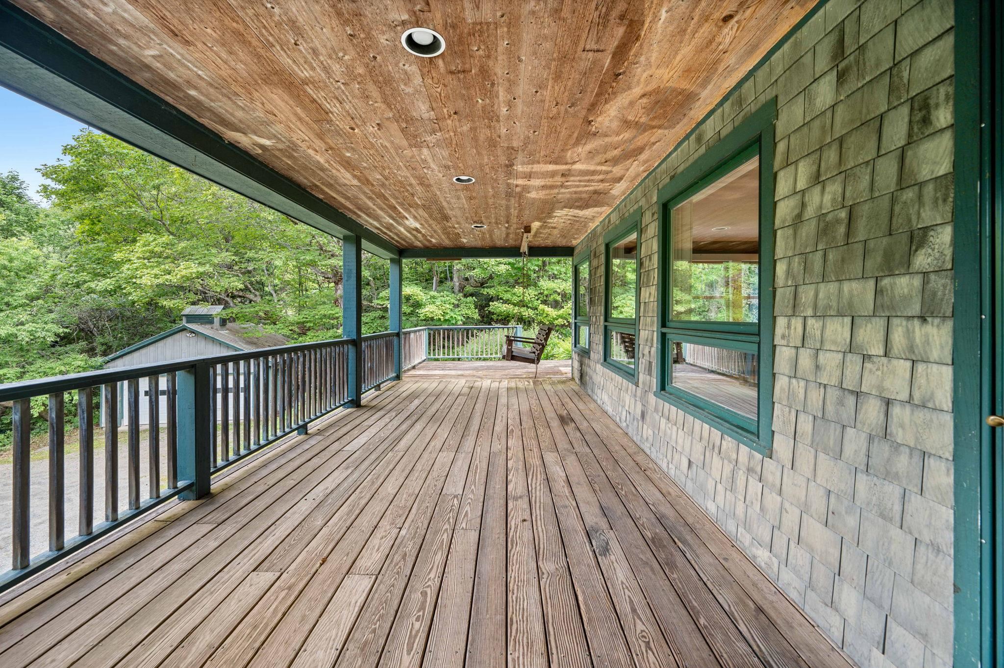 Elmore, Vermont 05661, United States, 4 Bedrooms Bedrooms, ,2 BathroomsBathrooms,Residential,Active,201994